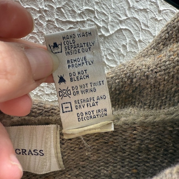 Lemon Grass Winter Motif Sweater - Picture 5 of 7